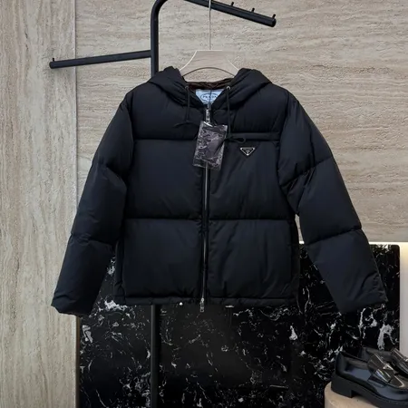プラダ ダウンジャケット