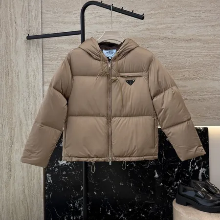 プラダ ダウンジャケット