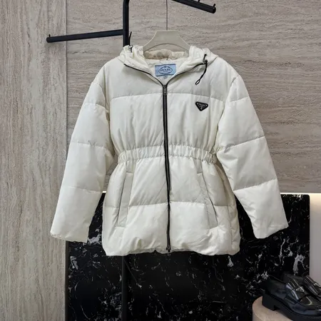 プラダ ダウンジャケット