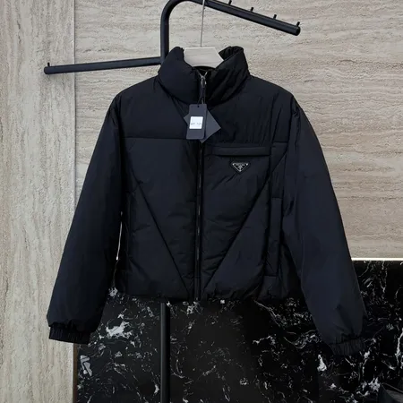 プラダ ダウンジャケット