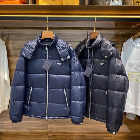 プラダ ダウンジャケット