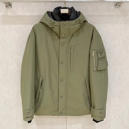 プラダ ダウンジャケット