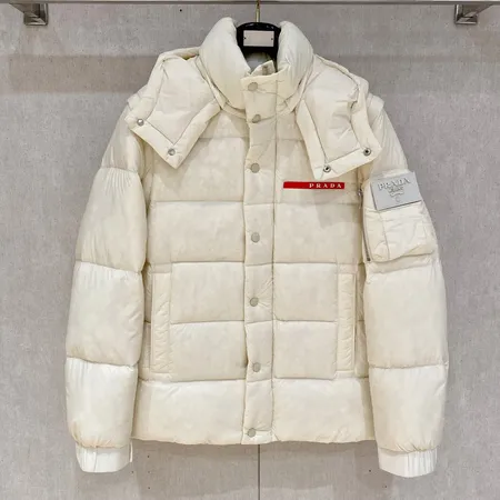 プラダ ダウンジャケット