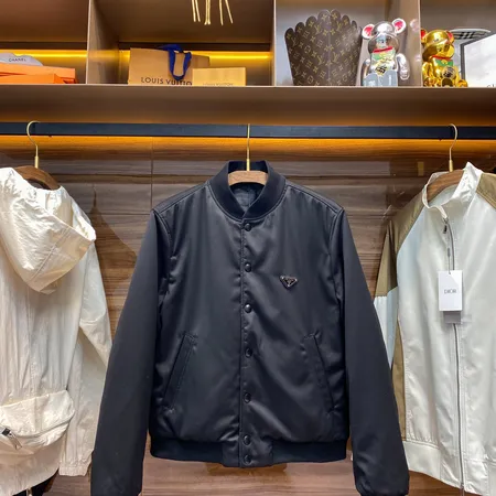 プラダ ダウンジャケット