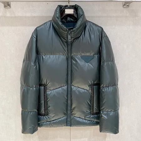 プラダ ダウンジャケット