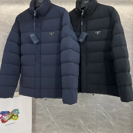 プラダ ダウンジャケット