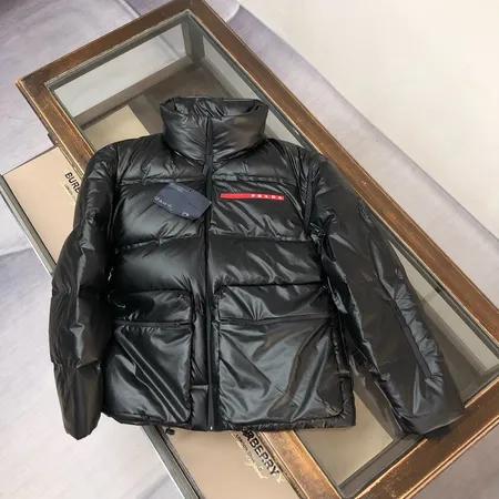 プラダ ダウンジャケット