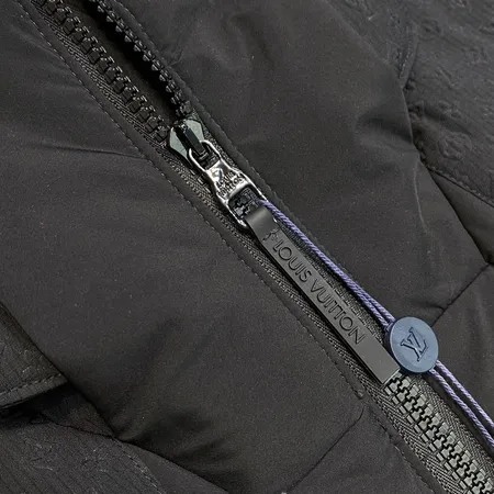 ルイヴィトン ダウンジャケット