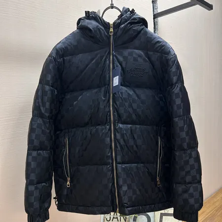 ルイヴィトン ダウンジャケット
