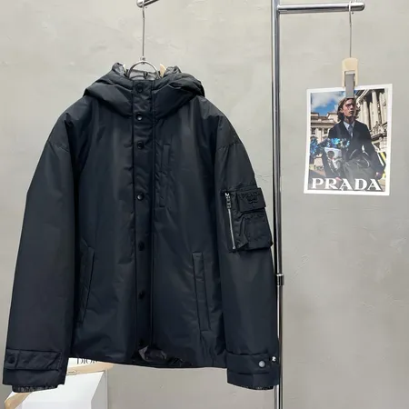 プラダ ダウンジャケット