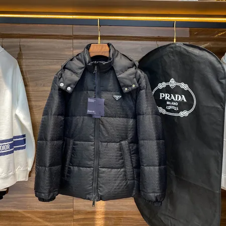 プラダ ダウンジャケット