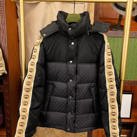 グッチ ダウンジャケット