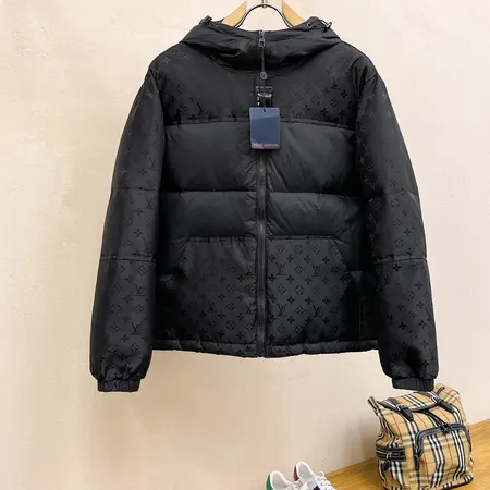 ルイヴィトン ダウンジャケット