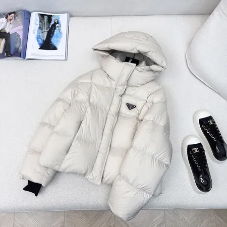 プラダ ダウンジャケット