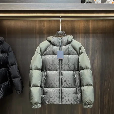 ルイヴィトン ダウンジャケット