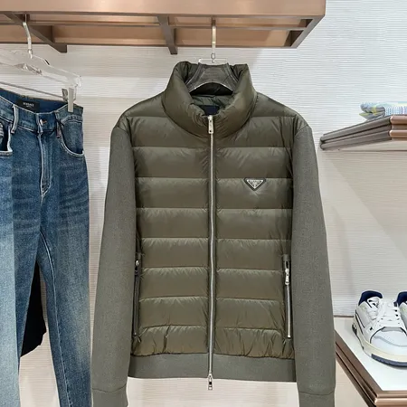 プラダ ダウンジャケット