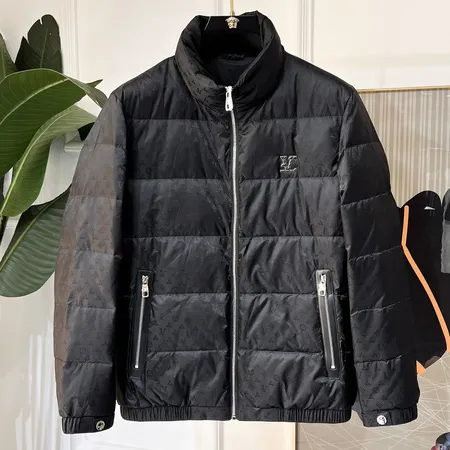 ルイヴィトン ダウンジャケット