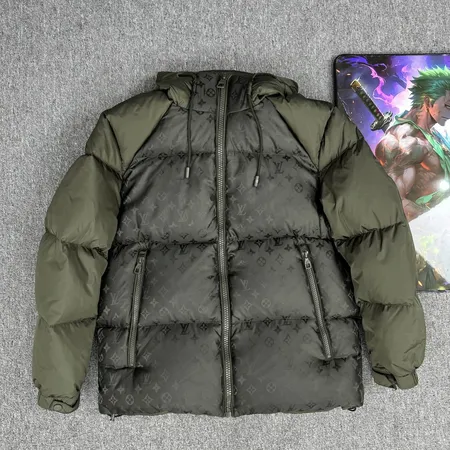 ルイヴィトン ダウンジャケット