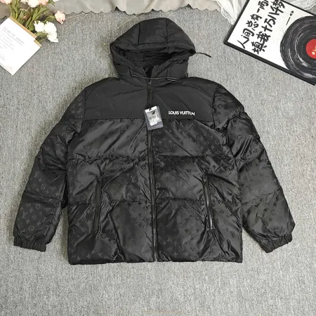 ルイヴィトン ダウンジャケット