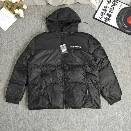 ルイヴィトン ダウンジャケット