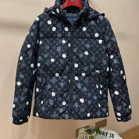 ルイヴィトン ダウンジャケット