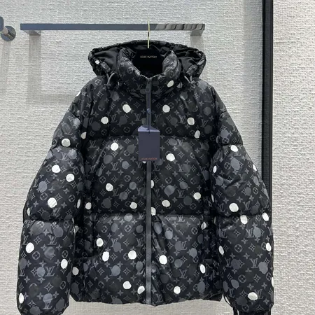 ルイヴィトン ダウンジャケット