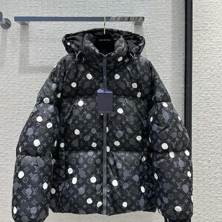 ルイヴィトン ダウンジャケット