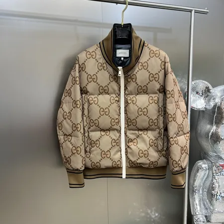 グッチ ダウンジャケット