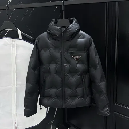 プラダ ダウンジャケット