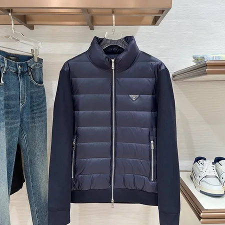プラダ ダウンジャケット