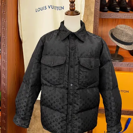 ルイヴィトン ダウンジャケット