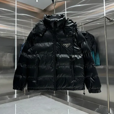プラダ ダウンジャケット