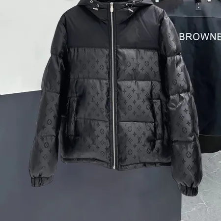 ルイヴィトン ダウンジャケット