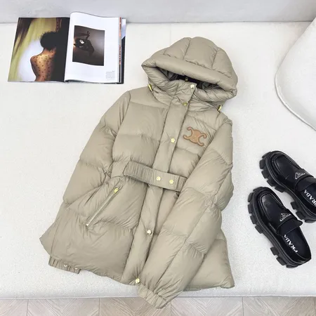 セリーヌ ダウンジャケット