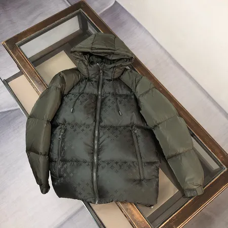 ルイヴィトン ダウンジャケット