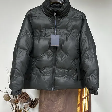 ルイヴィトン ダウンジャケット