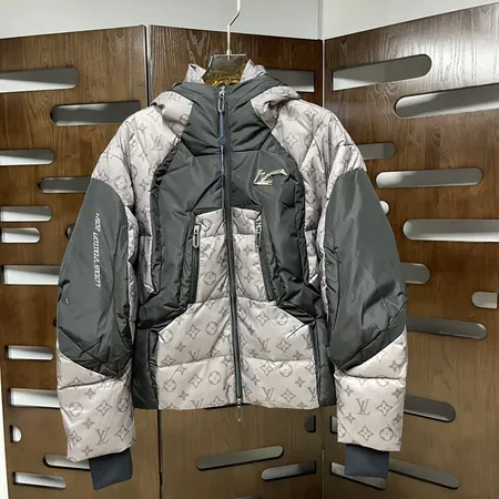ルイヴィトン ダウンジャケット