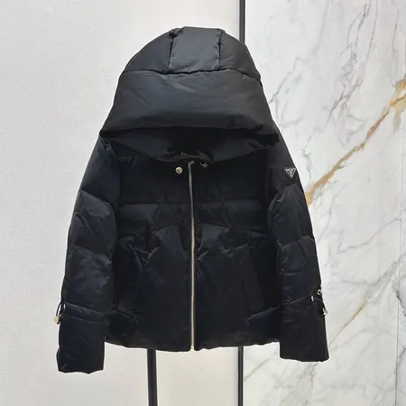 プラダ ダウンジャケット