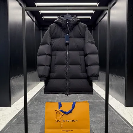 ルイヴィトン ダウンジャケット