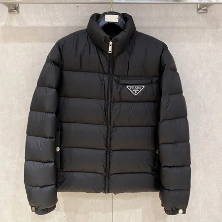 プラダ ダウンジャケット