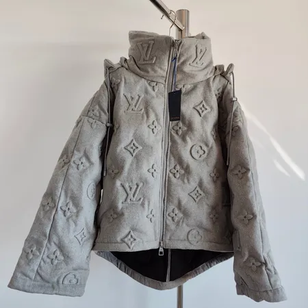ルイヴィトン ダウンジャケット
