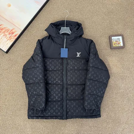 ルイヴィトン ダウンジャケット