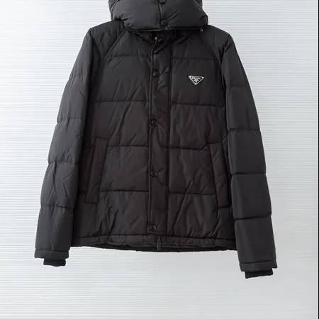 プラダ ダウンジャケット