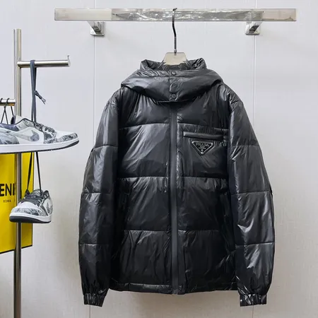 プラダ ダウンジャケット