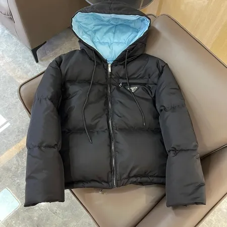 プラダ ダウンジャケット