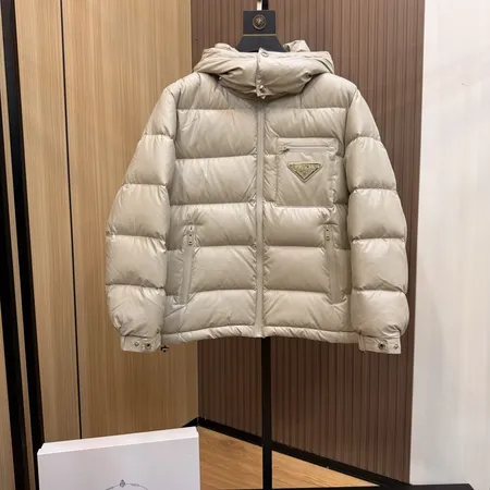 プラダ ダウンジャケット