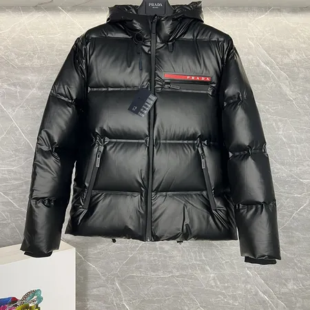 プラダ ダウンジャケット