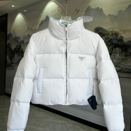 プラダ ダウンジャケット