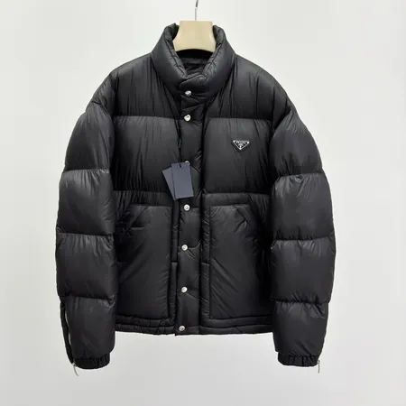プラダ ダウンジャケット