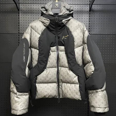 ルイヴィトン ダウンジャケット